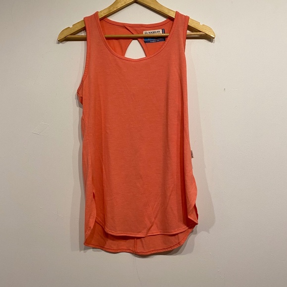 **$5 SALE** Magellan Outdoors Pink Sleeveless Activewear Tank Top With Open Back - Picture 1 of 2